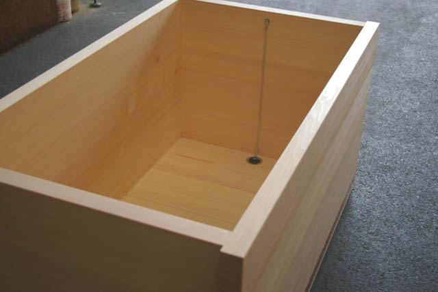 wood tub